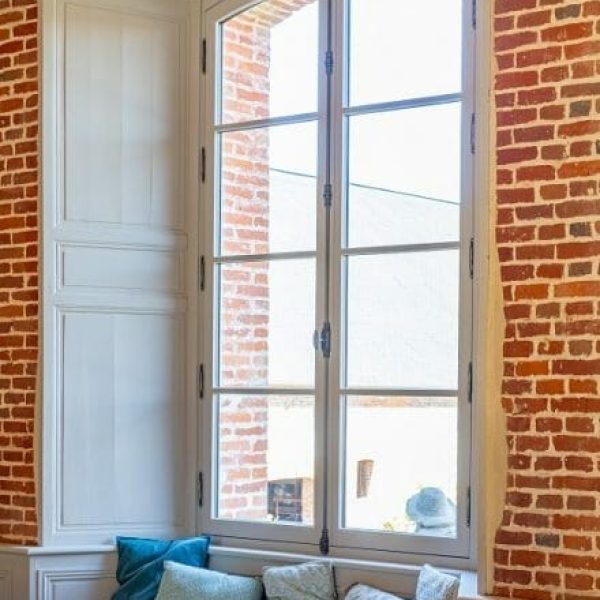 fenetre-bois-sur-mesure-a-lancienne-tradilou-2-440x660